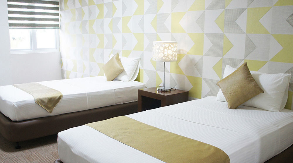 Lohas Airport Hotel Laguindingan Bagian luar foto