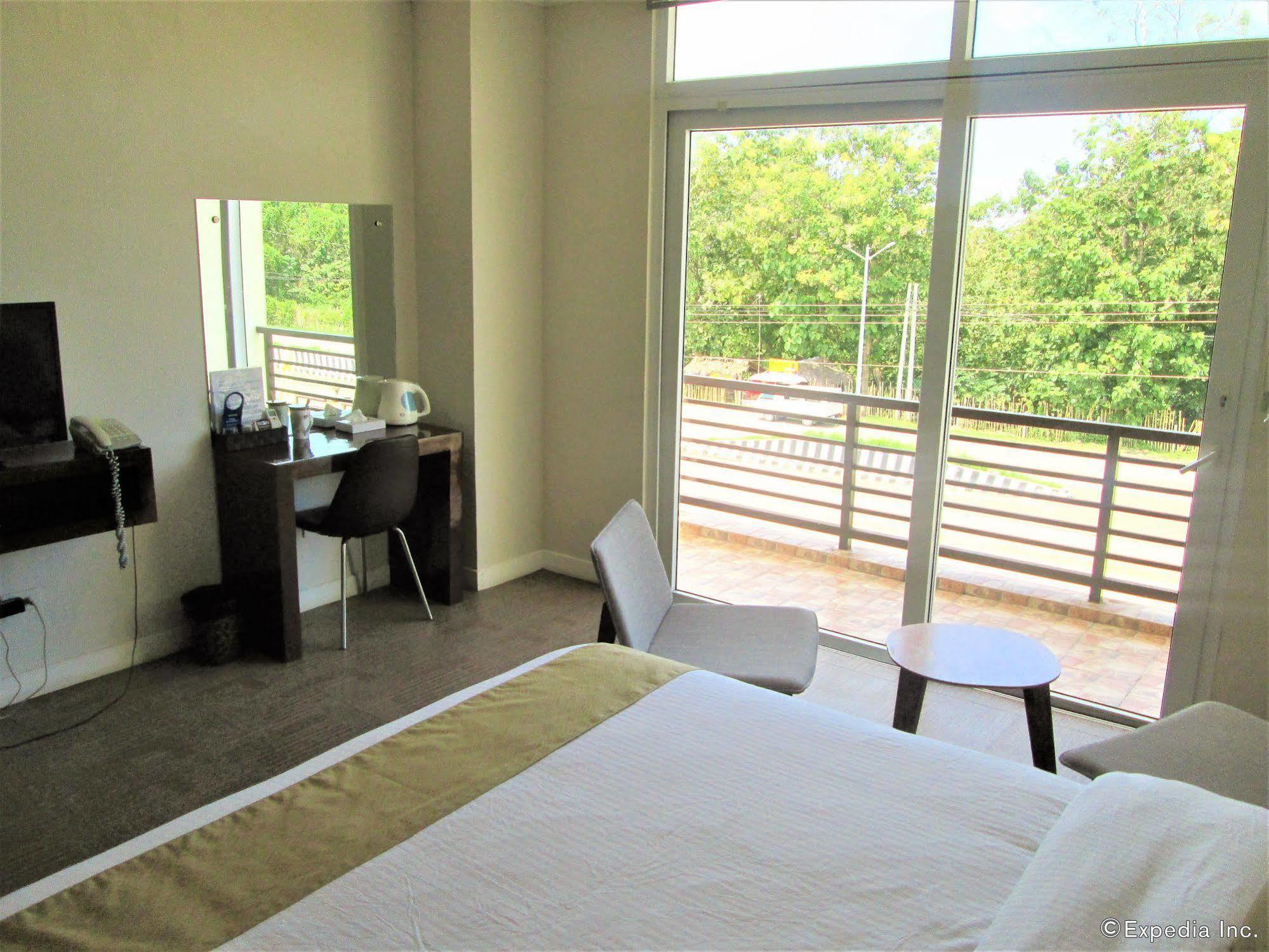 Lohas Airport Hotel Laguindingan Bagian luar foto